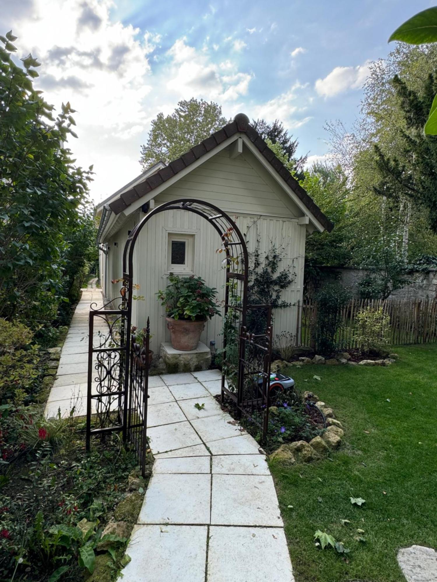 Nouveau Au Coeur De L'Isle Adam - Le Clos De L'Isle Bed & Breakfast Exterior photo